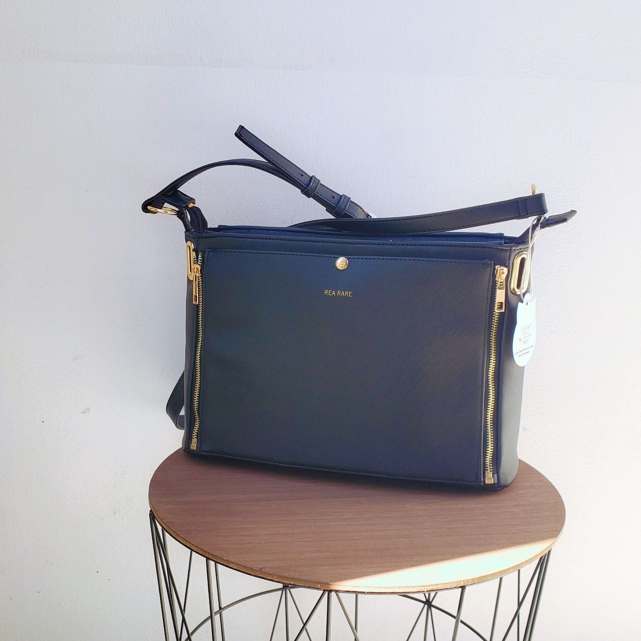 【굿즈-가방】 REA RARE 쿠루아 회전식 숄더 이타백 NAVY