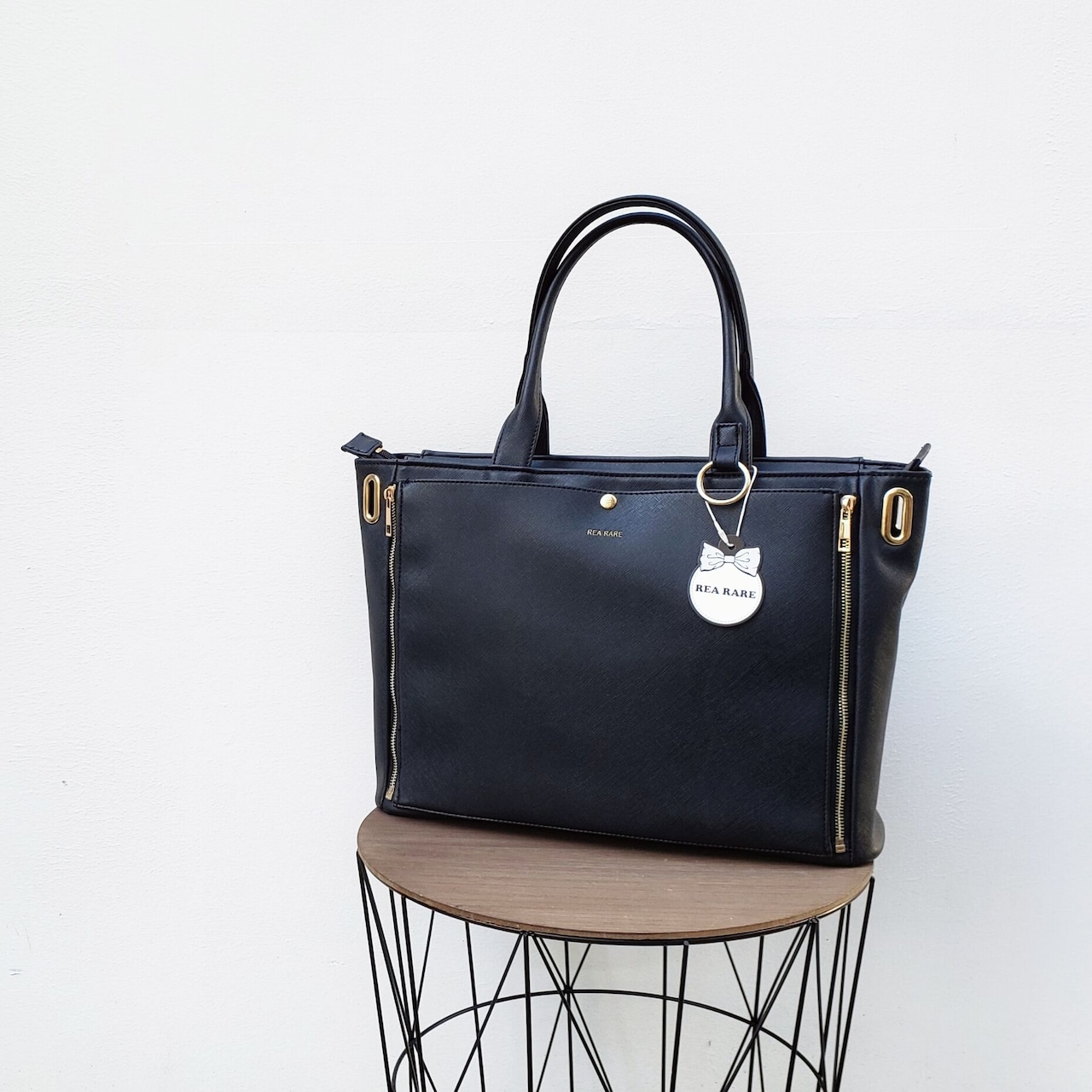 【굿즈-가방】 REA RARE 쿠루아 회전식 L사이즈 토트 이타백 BLACK