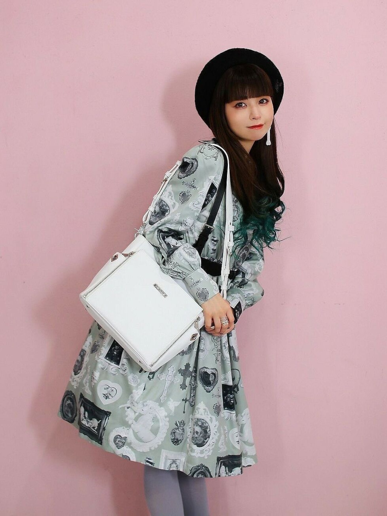 【굿즈-가방】 하루나 루나×REA RARE 스퀘어 2way 숄더 이타백 WHITE