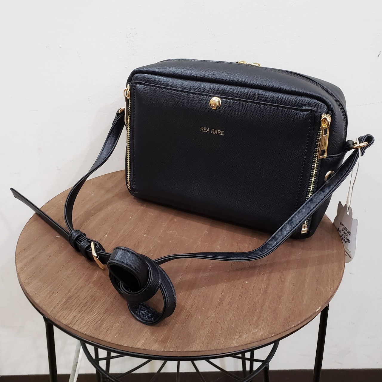 【굿즈-가방】 REA RARE 쿠루아 회전식 미니미니 숄더 이타백 BLACK